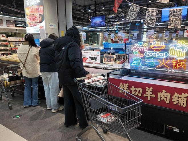 材现挑现涮！青岛商超这样留住顾客麻将胡了试玩模拟器人均几十元食(图2)